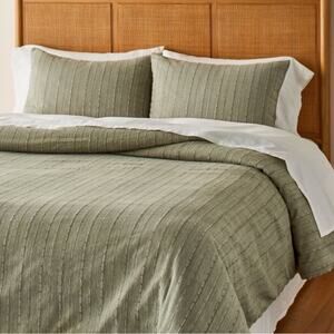 Magnolia hearth and hand queen duvet set. 3 PCs